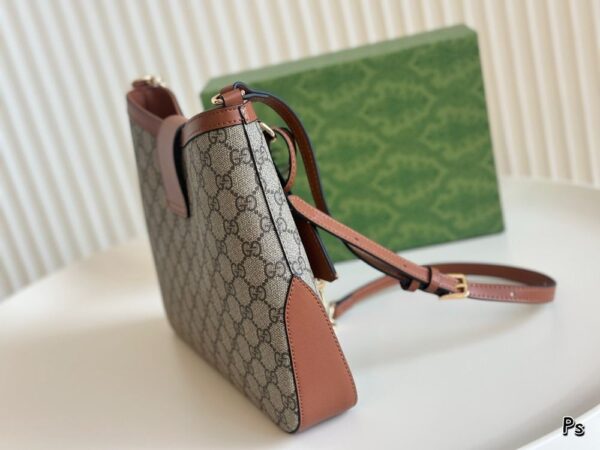 Modern Style Trendy GG Handbag G497