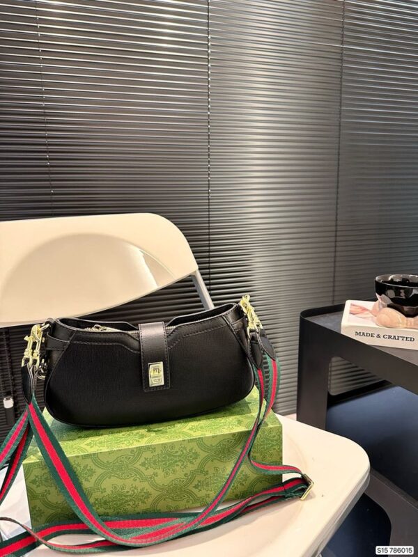 Modern Style Trendy GG Handbag G478.2