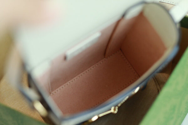 Modern Style Trendy GG Handbag 239