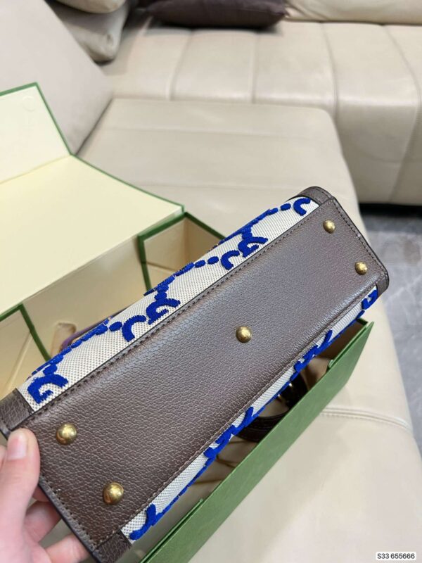 Modern Style Trendy GG Handbag 002
