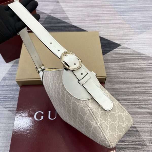 GG Emblem Small Shoulder Bag 815216