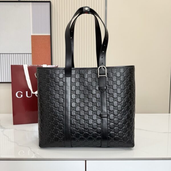 GG Emblem Large Tote Bag in Black 850218