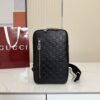 GG Emblem Small Crossbody Bag 862915