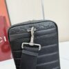 GG Emblem Small Crossbody Bag 862915