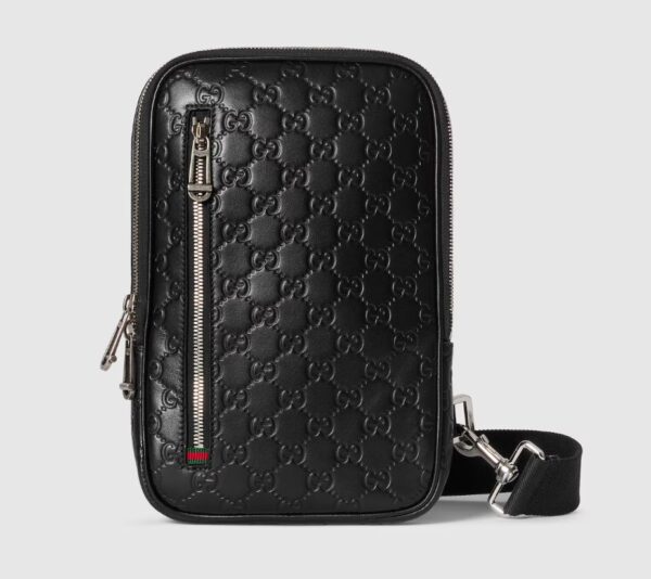 GG Emblem Small Crossbody Bag 862915