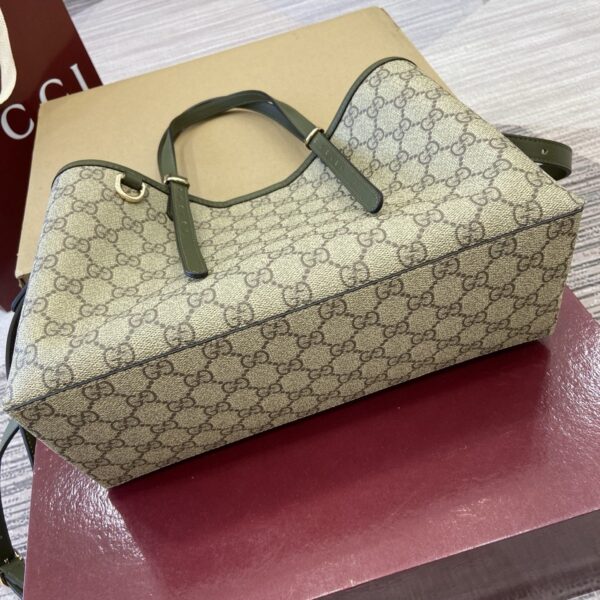 GG Emblem Medium Tote Bag 815214-3