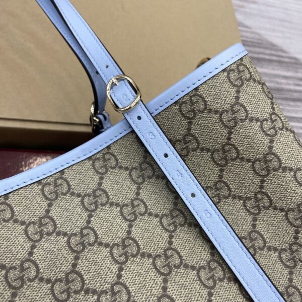 GG Emblem Medium Tote Bag 815214-3