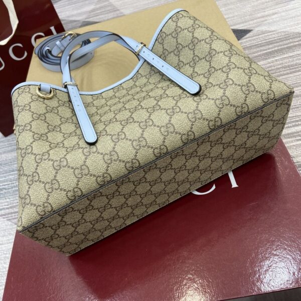 GG Emblem Medium Tote Bag 815214-3