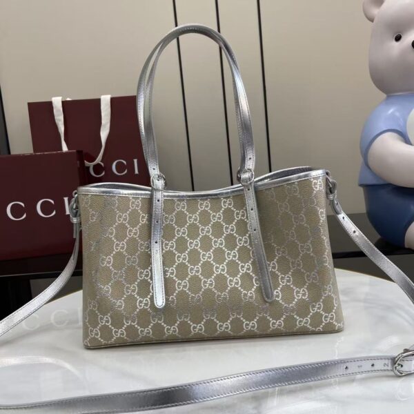 GG Emblem Medium Tote Bag 815214-2