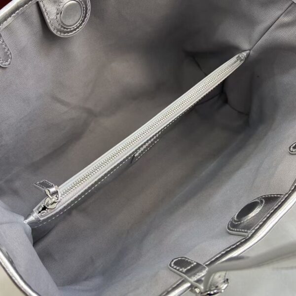 GG Emblem Medium Tote Bag 815214-2