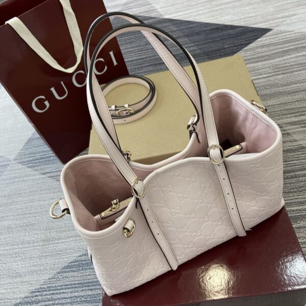 GG Emblem Medium Tote Bag 815214-1