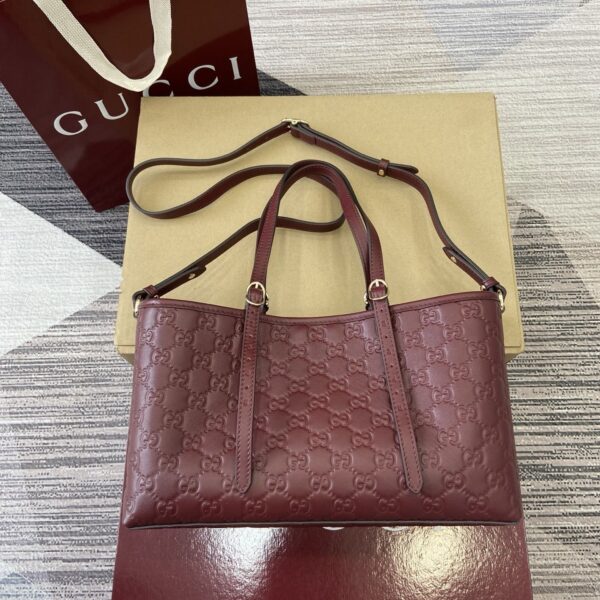 GG Emblem Medium Tote Bag 815214-1