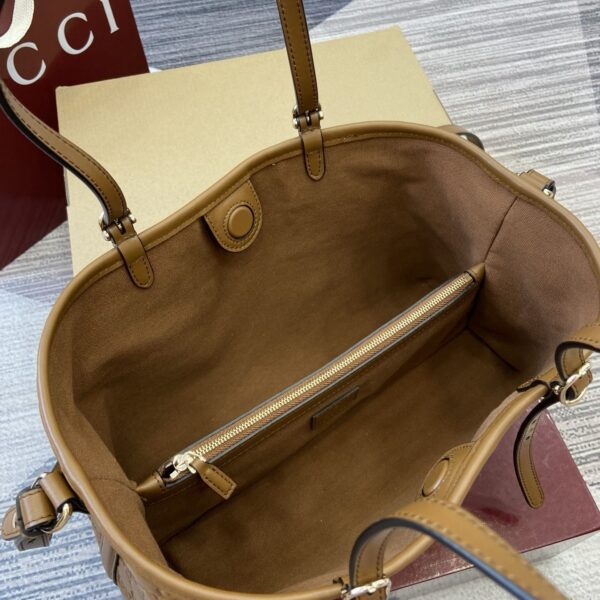 GG Emblem Medium Tote Bag 815214-1