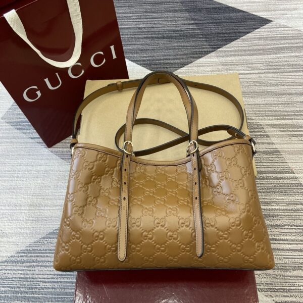 GG Emblem Medium Tote Bag 815214-1
