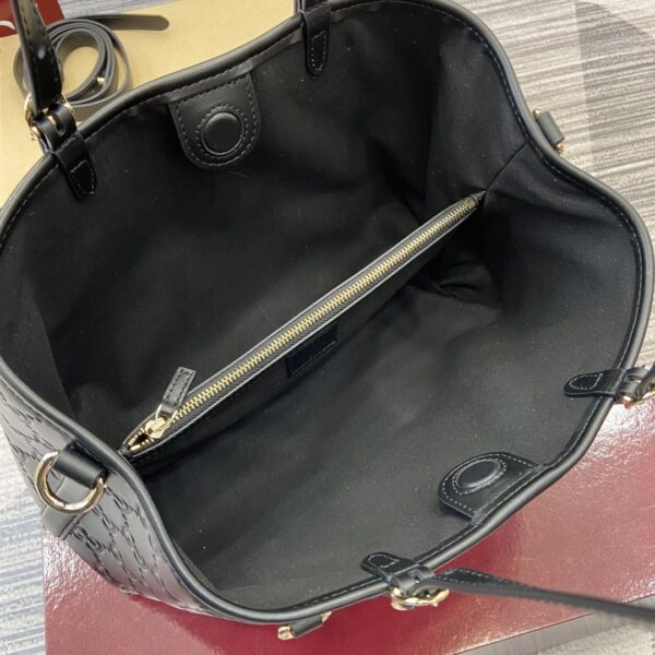 GG Emblem Medium Tote Bag 815214-1