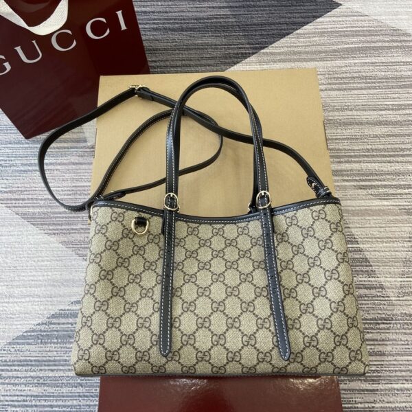 GG Emblem Medium Tote Bag 815214