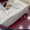 GG Emblem Medium Tote Bag 815214