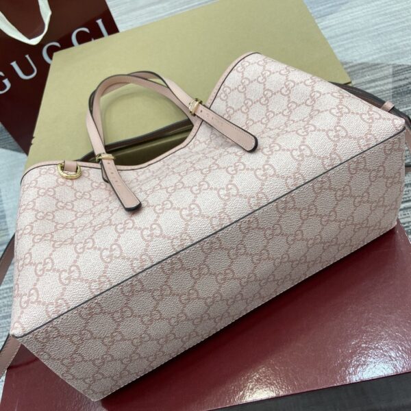 GG Emblem Medium Tote Bag 815214