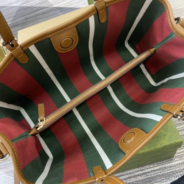 GG Emblem Medium Tote Bag 815214