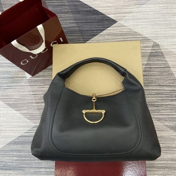 GG Softbit Maxi Shoulder Bag 837466-1