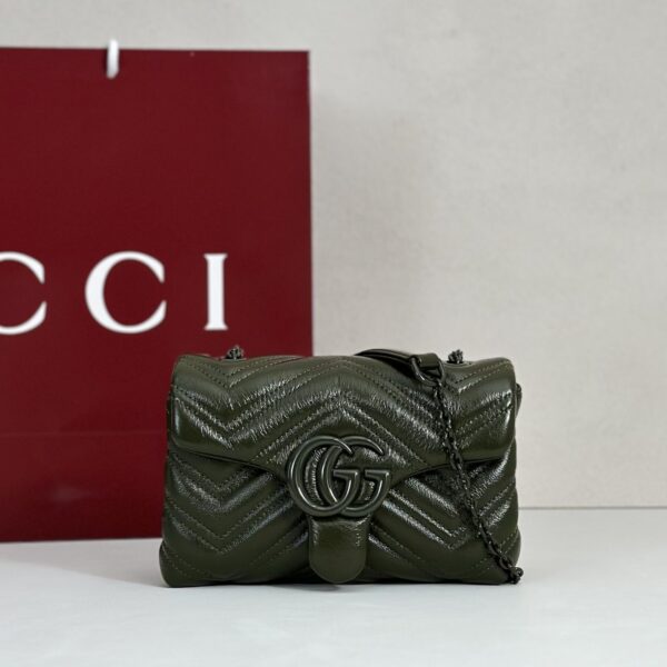 GG Marmont Medium Shoulder Bag 856368