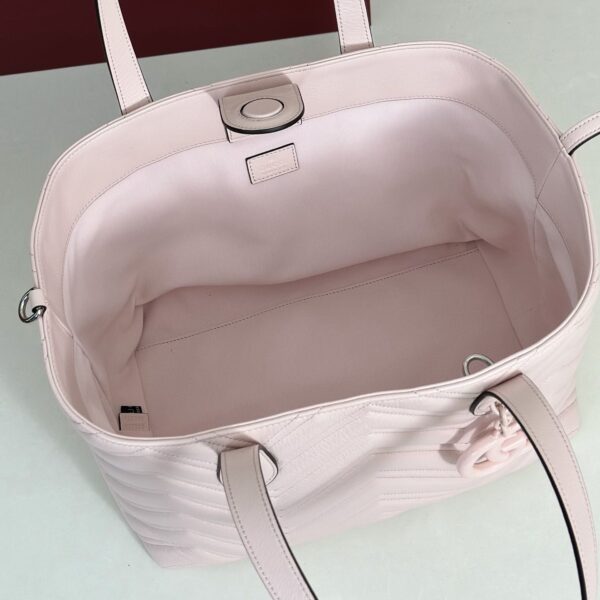 GG Marmont Medium Tote Bag 855279