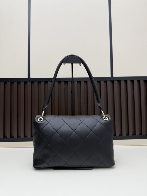 Iconic CN Handbag 09171