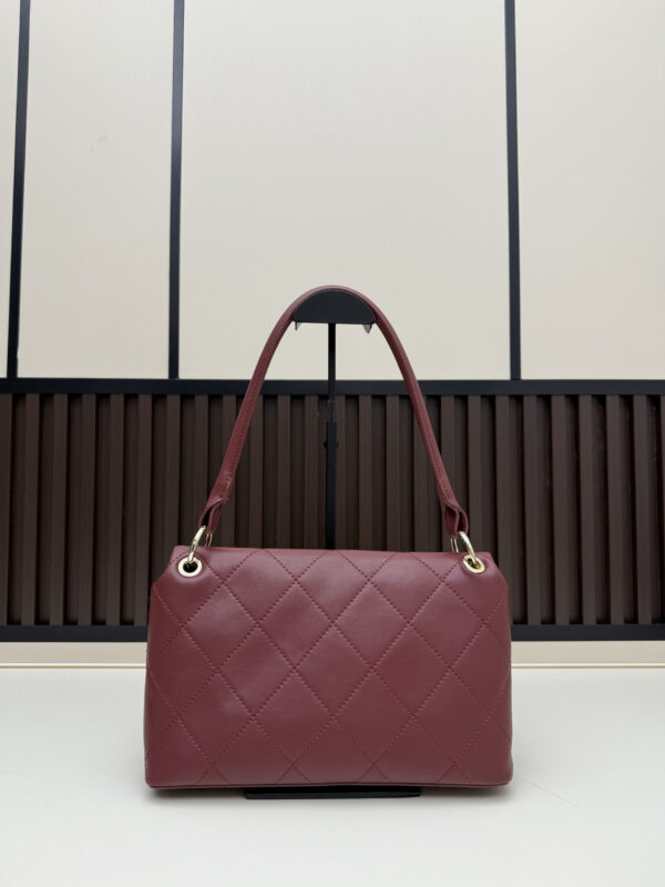 Iconic CN Handbag 09171