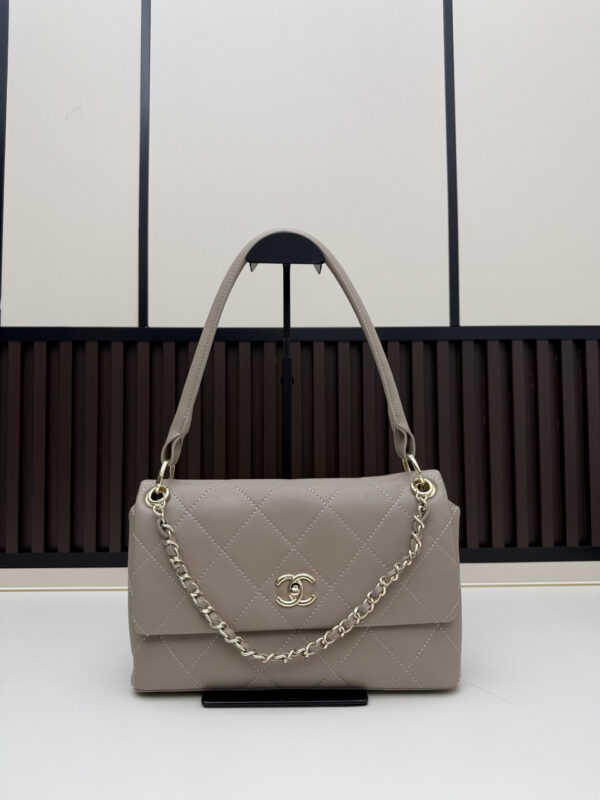 Iconic CN Handbag 09171