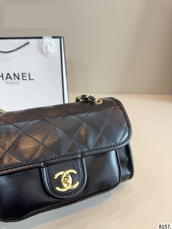 Modern Style Trendy CN Handbag CC261112