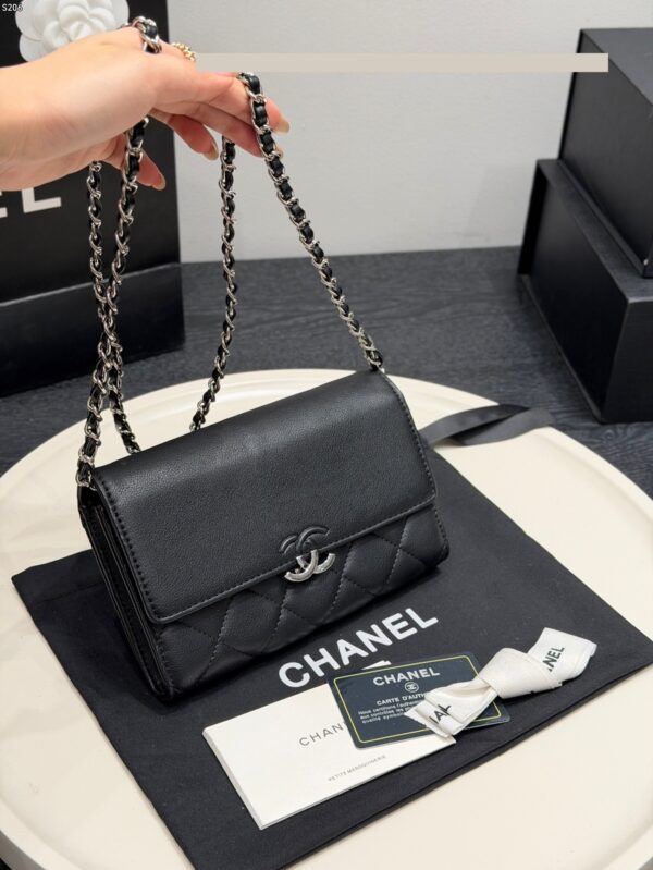 Modern Style Trendy CN Handbag CC261211