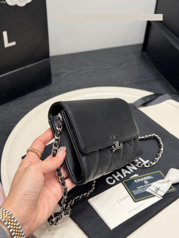 Modern Style Trendy CN Handbag CC261211