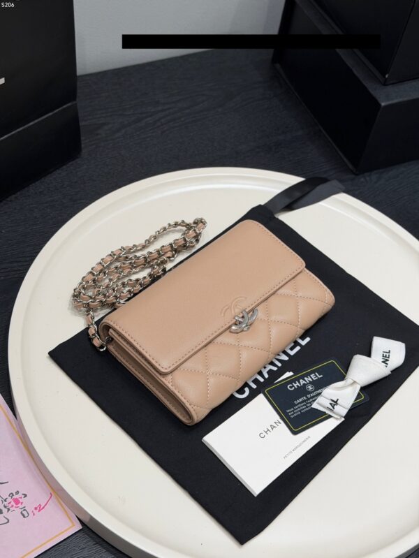 Modern Style Trendy CN Handbag CC261211