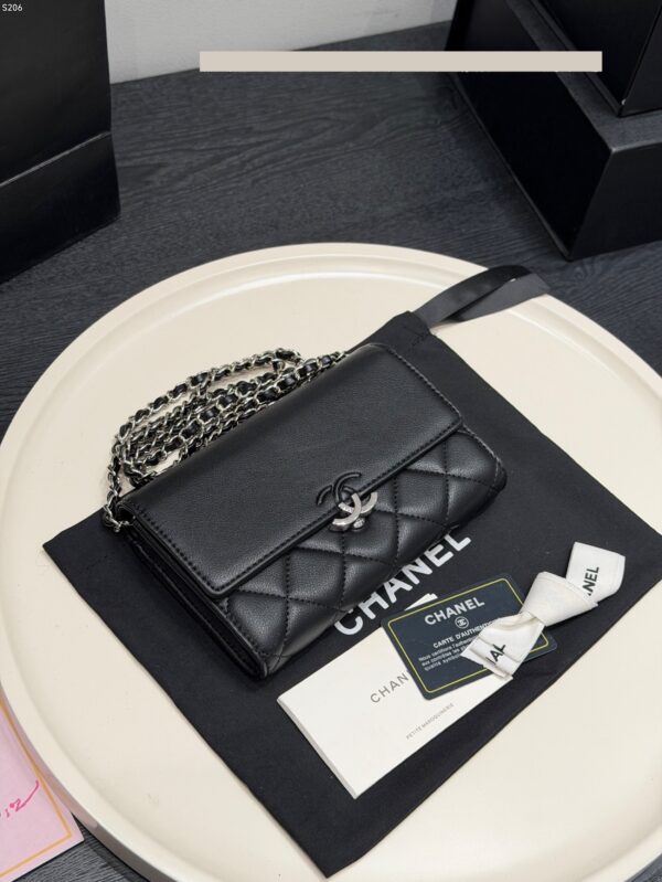 Modern Style Trendy CN Handbag CC261211