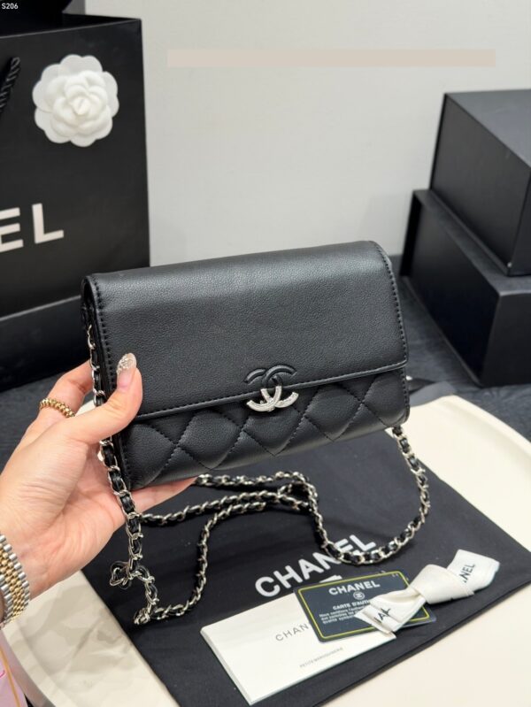 Modern Style Trendy CN Handbag CC261211