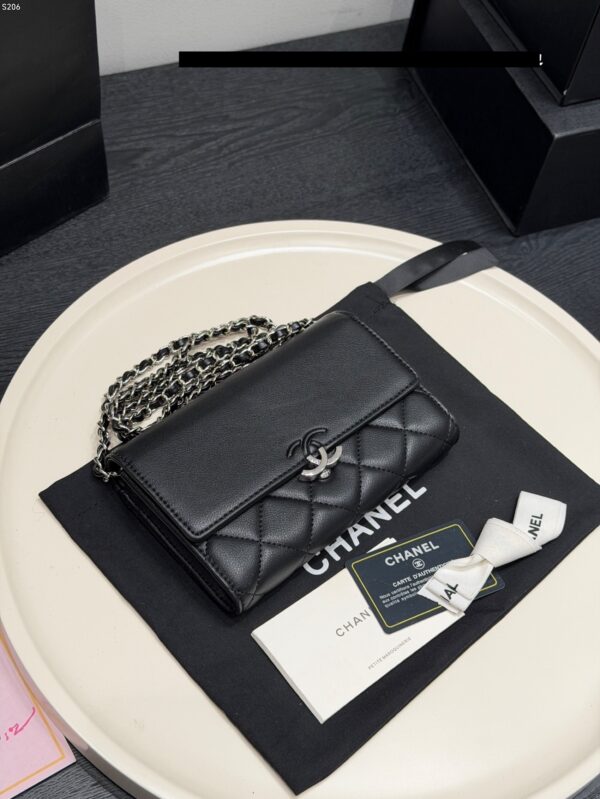 Modern Style Trendy CN Handbag CC261211