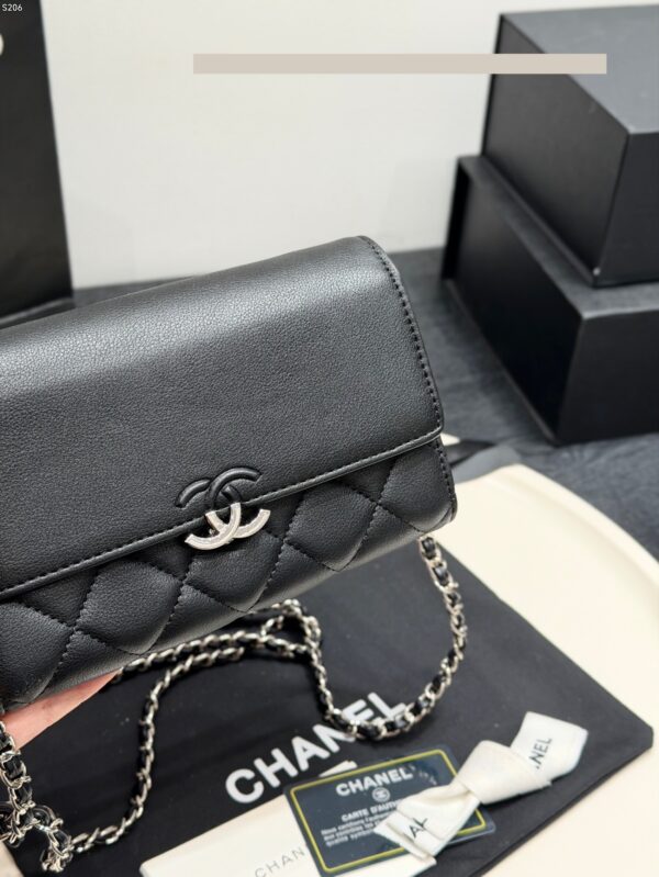 Modern Style Trendy CN Handbag CC261211