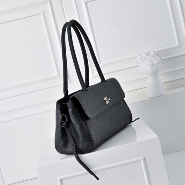 Iconic CN Handbag 7078
