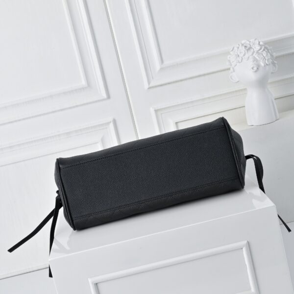 Iconic CN Handbag 7078