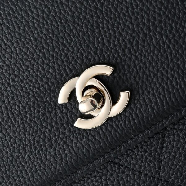 Iconic CN Handbag 7078