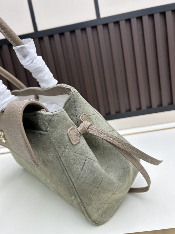 Iconic CN Handbag 019-092
