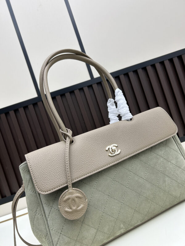 Iconic CN Handbag 019-092