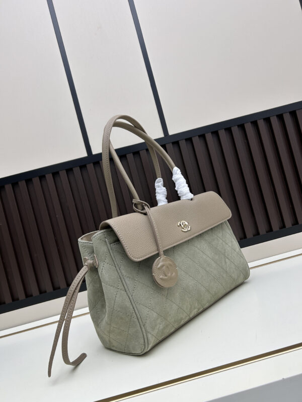 Iconic CN Handbag 019-092