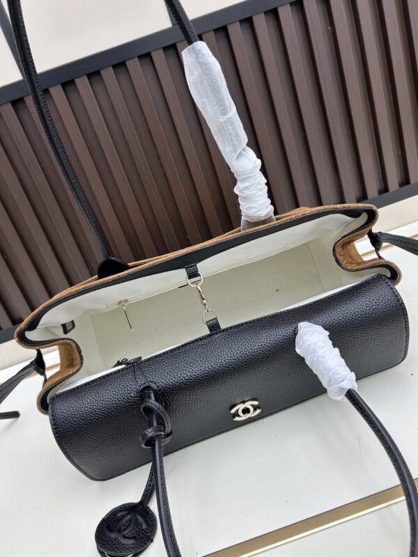 Iconic CN Handbag 019-092
