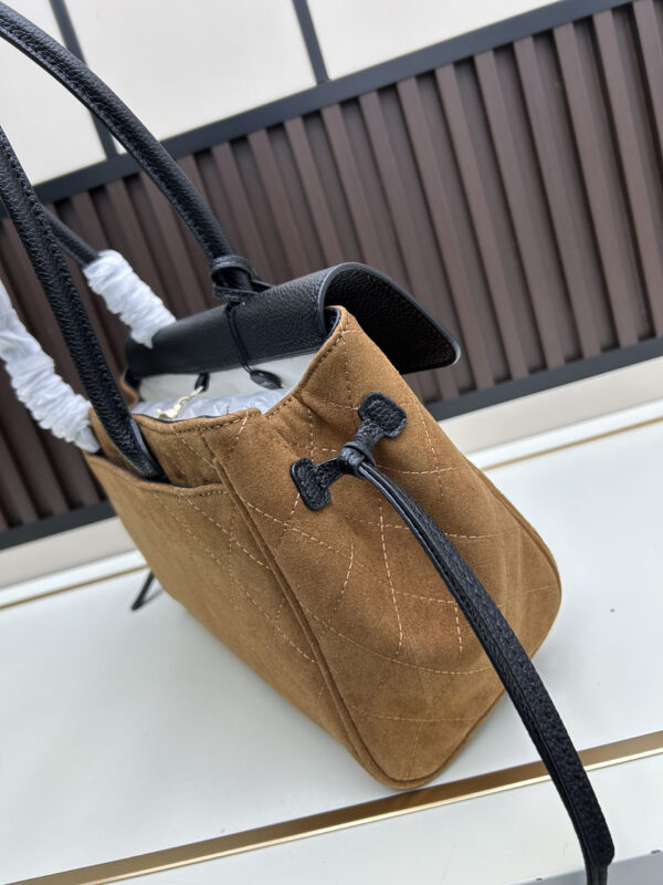 Iconic CN Handbag 019-092