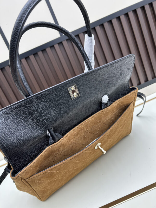 Iconic CN Handbag 019-092