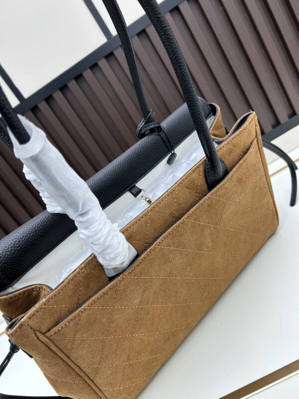 Iconic CN Handbag 019-092