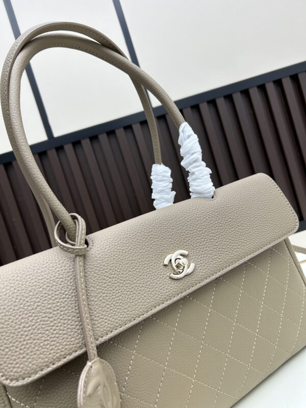 Iconic CN Handbag 019-092