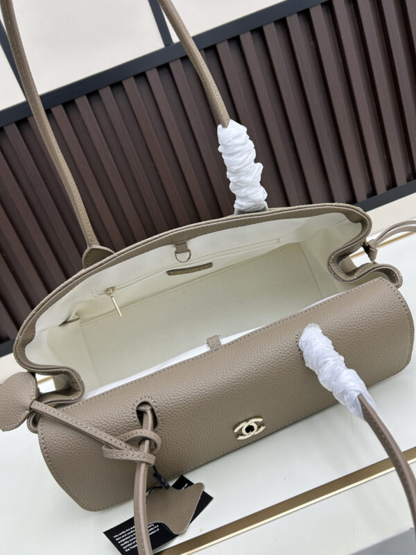 Iconic CN Handbag 019-092