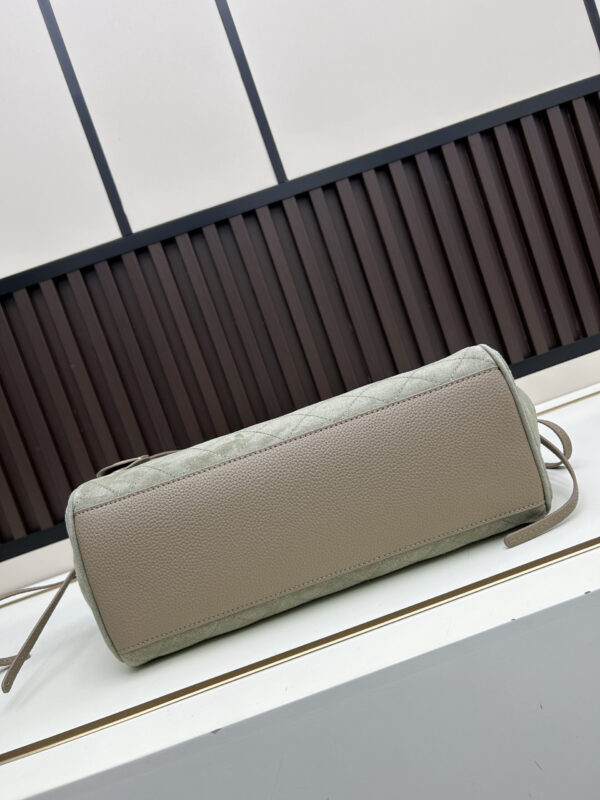 Iconic CN Handbag 019-092